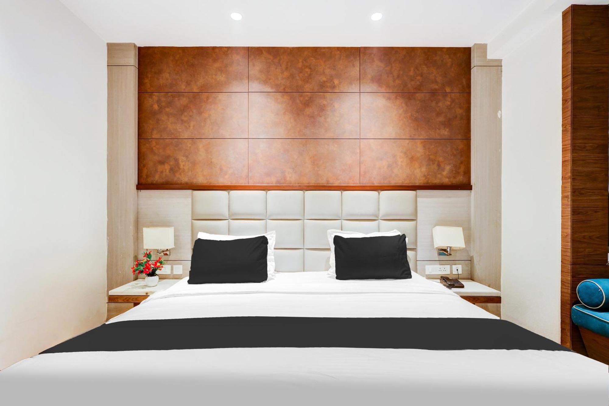 Super Townhouse Chhatarpur Near Metro Park Νέο Δελχί Εξωτερικό φωτογραφία