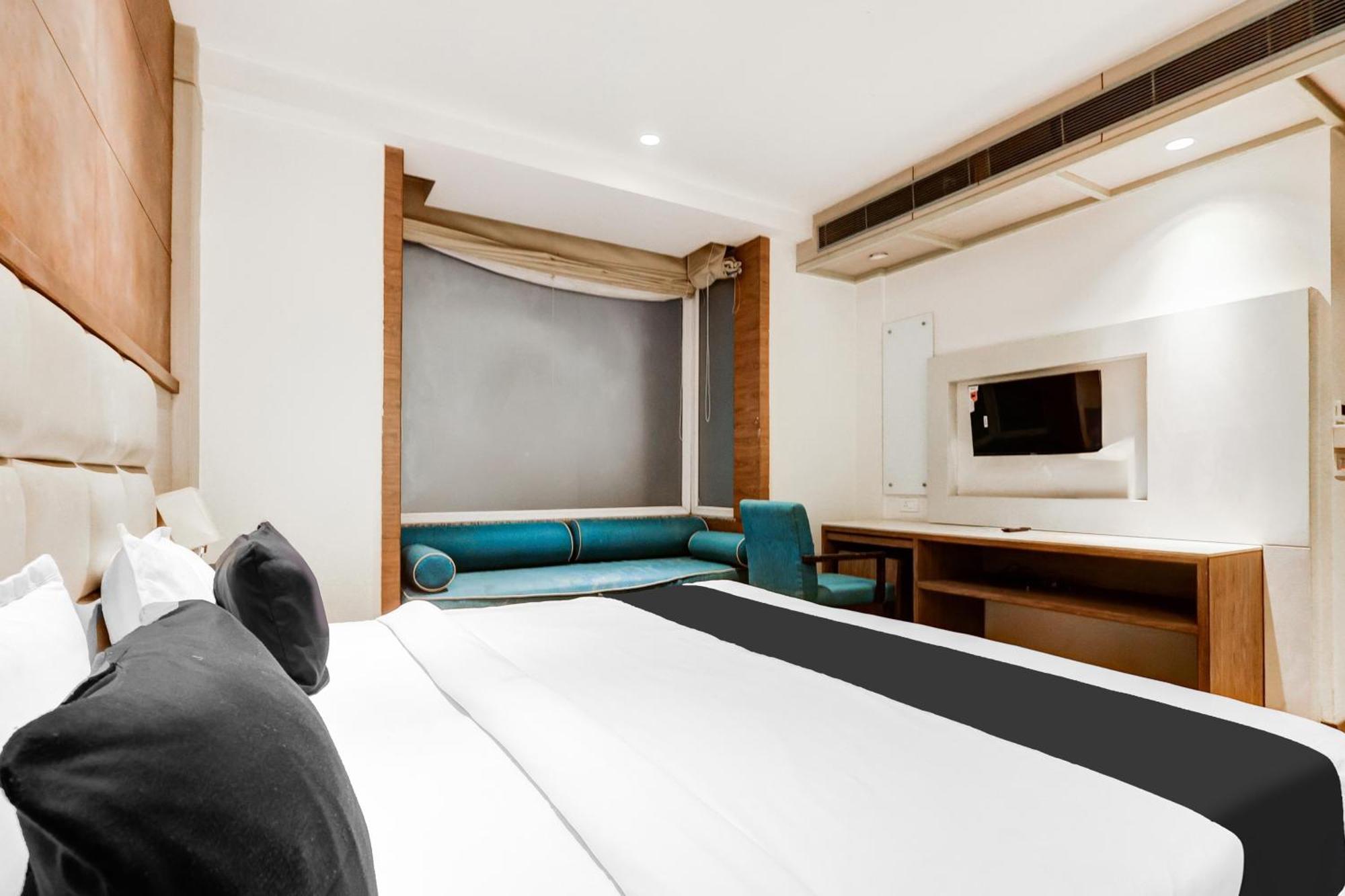 Super Townhouse Chhatarpur Near Metro Park Νέο Δελχί Εξωτερικό φωτογραφία