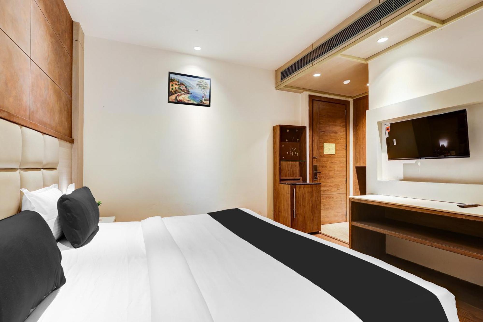 Super Townhouse Chhatarpur Near Metro Park Νέο Δελχί Εξωτερικό φωτογραφία