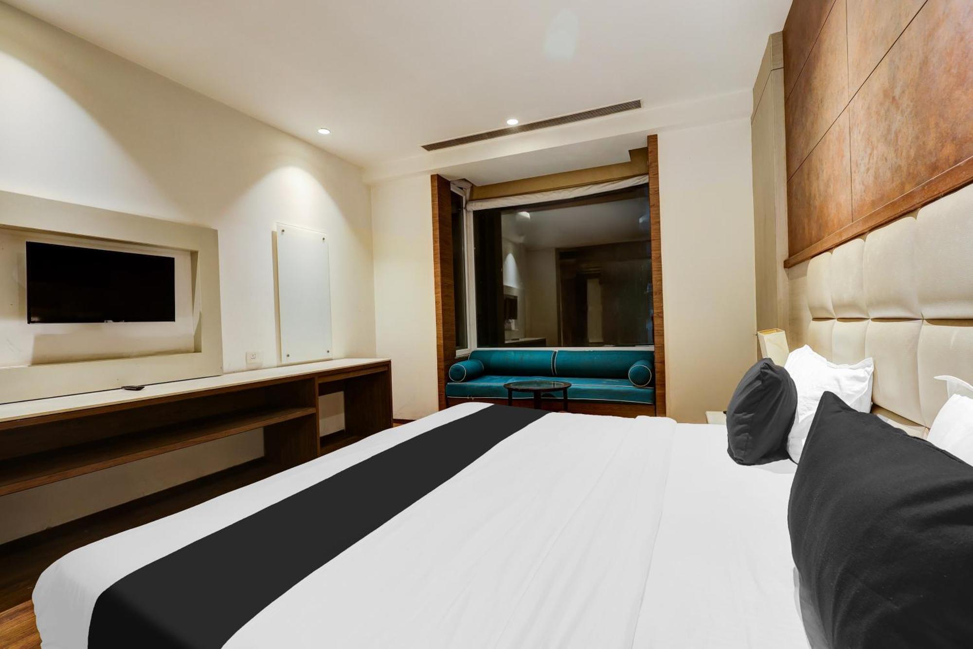 Super Townhouse Chhatarpur Near Metro Park Νέο Δελχί Εξωτερικό φωτογραφία